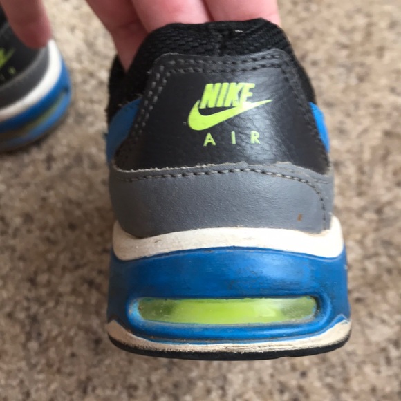 Nikes - Picture 4 of 4